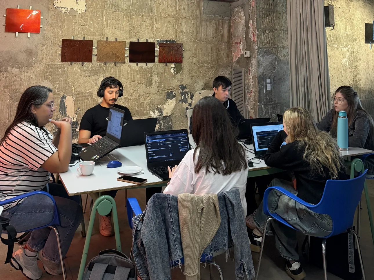 procesos universitarios automatizados con inteligencia artificial en una plataforma educativa digital.